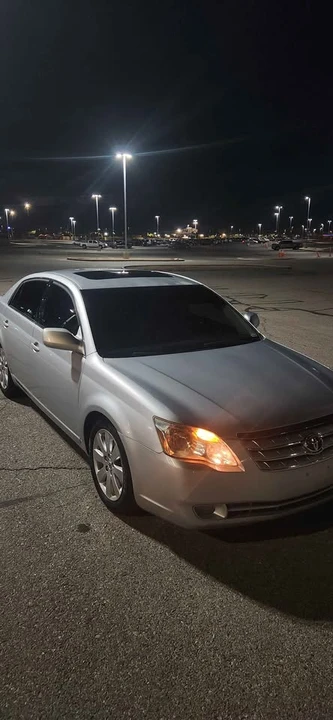 2005 Toyota Avalon 3rd Gen - Image 3 of 19
