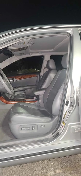 2005 Toyota Avalon 3rd Gen - Image 13 of 19