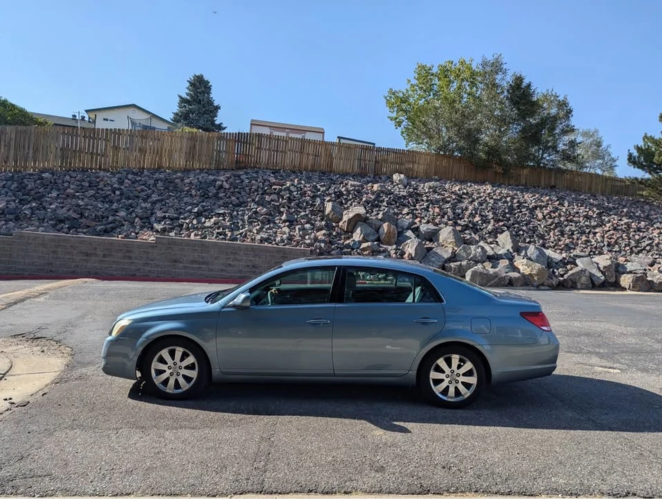 2005 Toyota Avalon 3rd Gen - Image 5 of 9