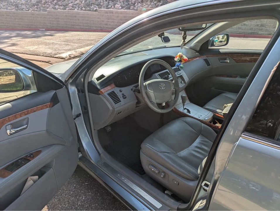 2005 Toyota Avalon 3rd Gen - Image 7 of 9