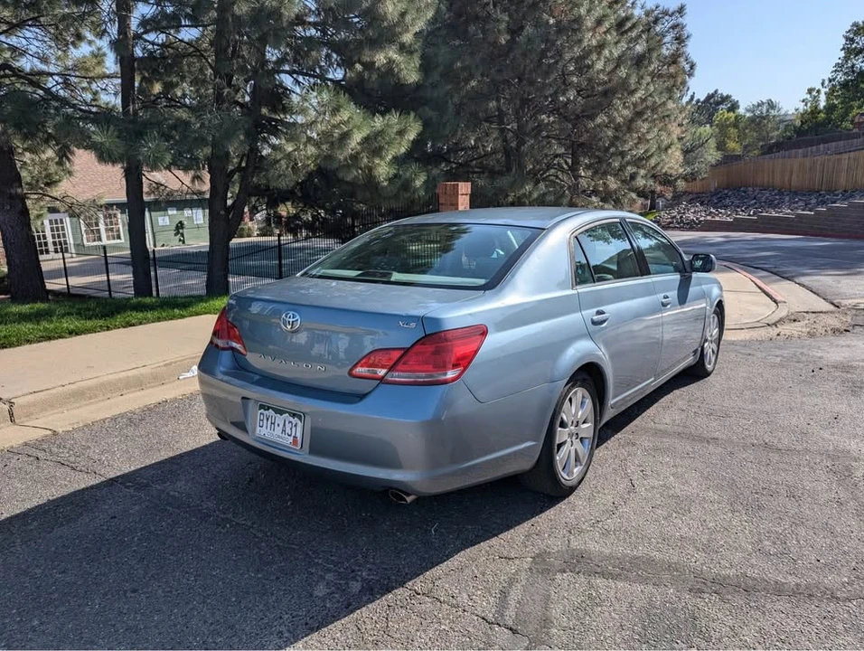 2005 Toyota Avalon 3rd Gen - Image 3 of 9