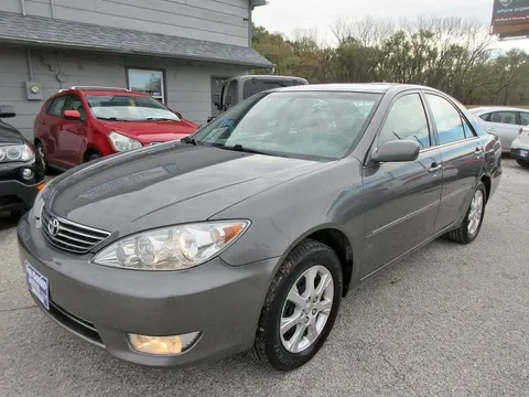 2005 Toyota Camry XLE V6 Sedan