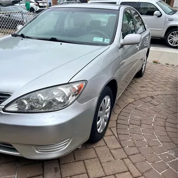 2005 Toyota Camry LE Sedan 4D
