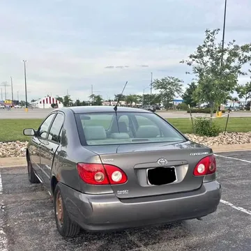 2005 Toyota Corolla LE Sedan 4D