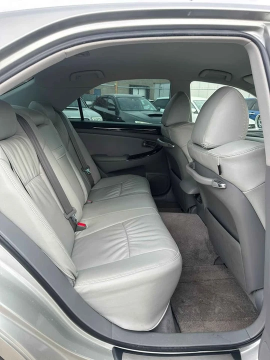 2005 Toyota Crown - Image 7 of 10