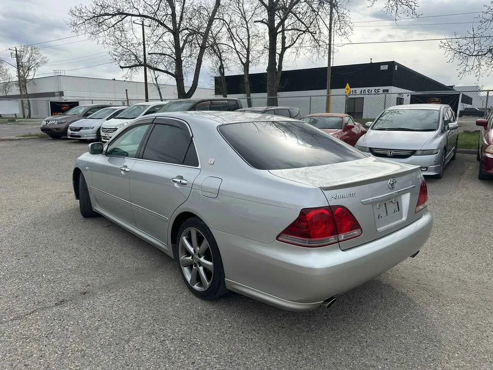 2005 Toyota Crown - Image 4 of 10