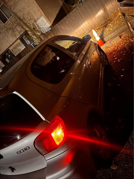 2005 Toyota Echo - Image 2 of 3