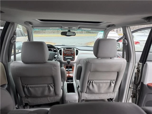2005 Toyota Highlander - Image 7 of 21