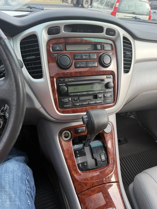 2005 Toyota Highlander - Image 4 of 21