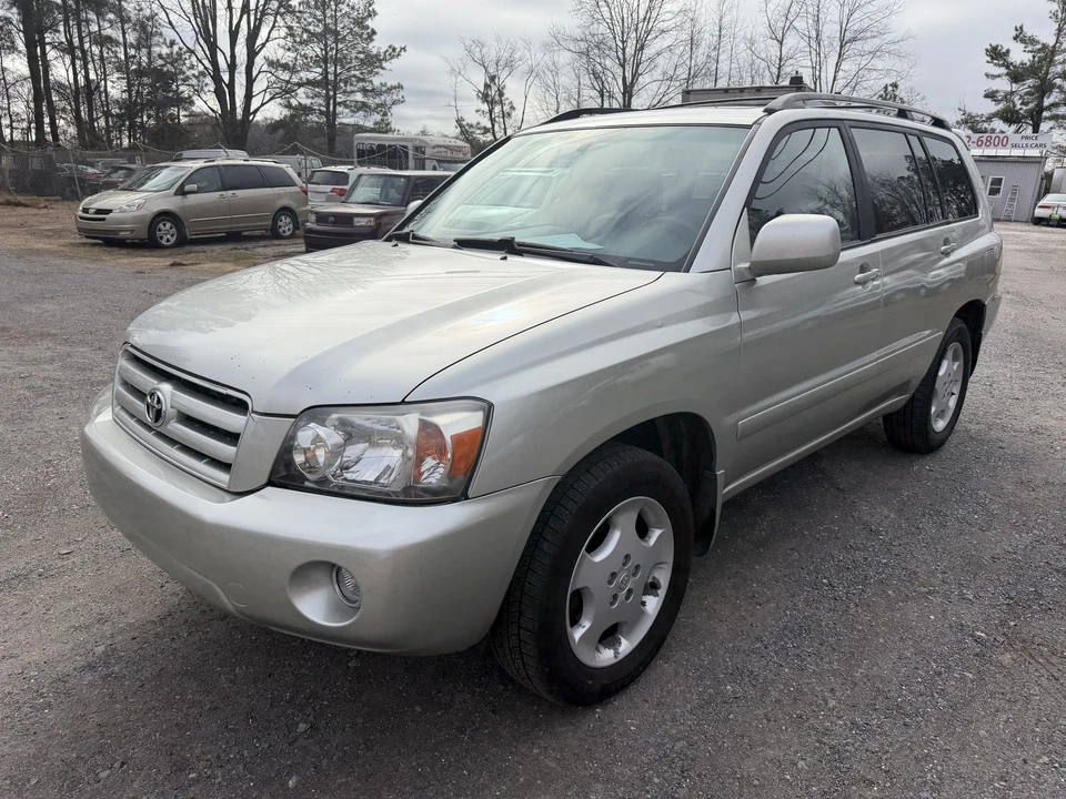 2005 Toyota Highlander - Image 12 of 21