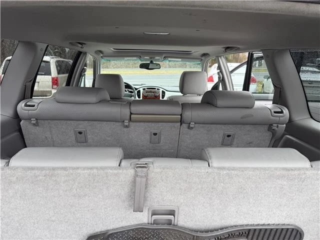 2005 Toyota Highlander - Image 8 of 21