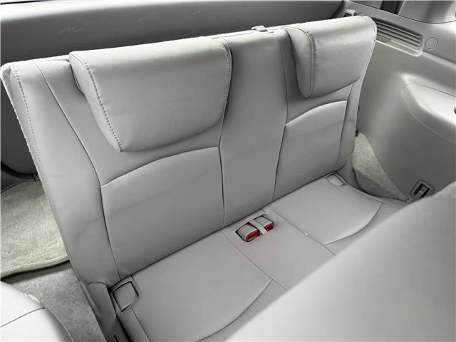2005 Toyota Highlander - Image 9 of 21
