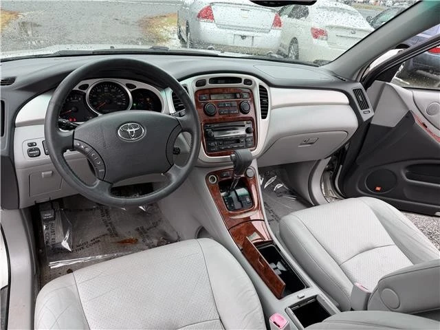 2005 Toyota Highlander - Image 5 of 21