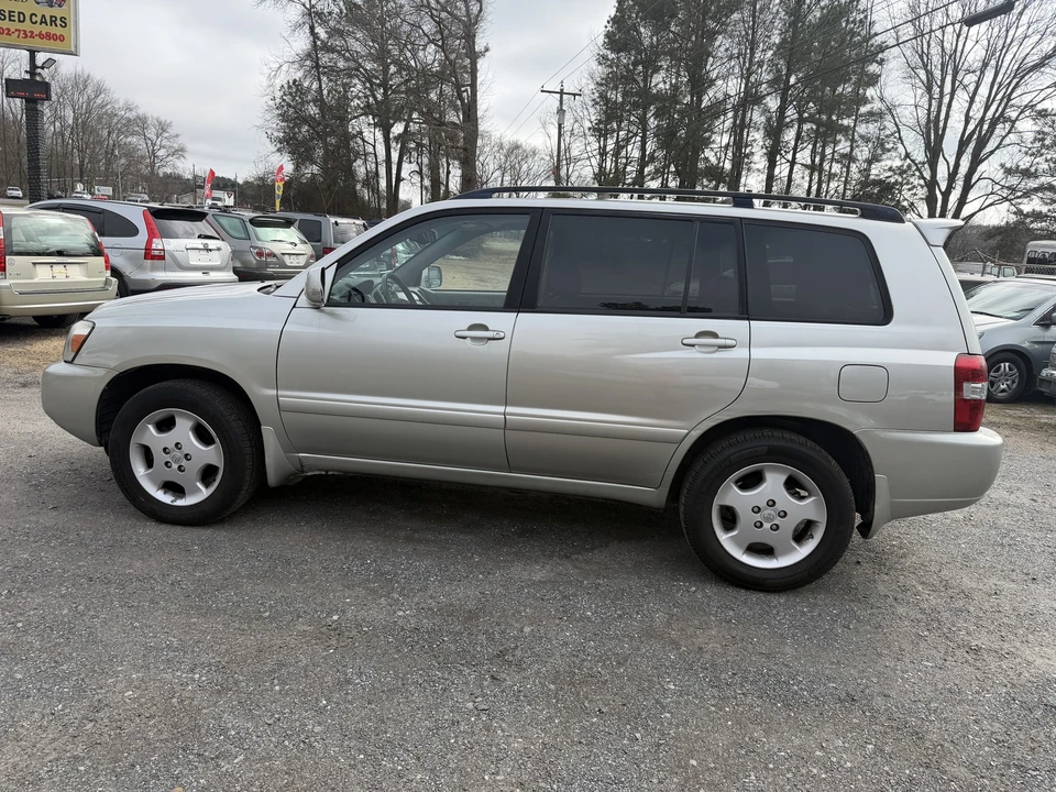 2005 Toyota Highlander - Image 11 of 21