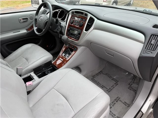 2005 Toyota Highlander - Image 12 of 21