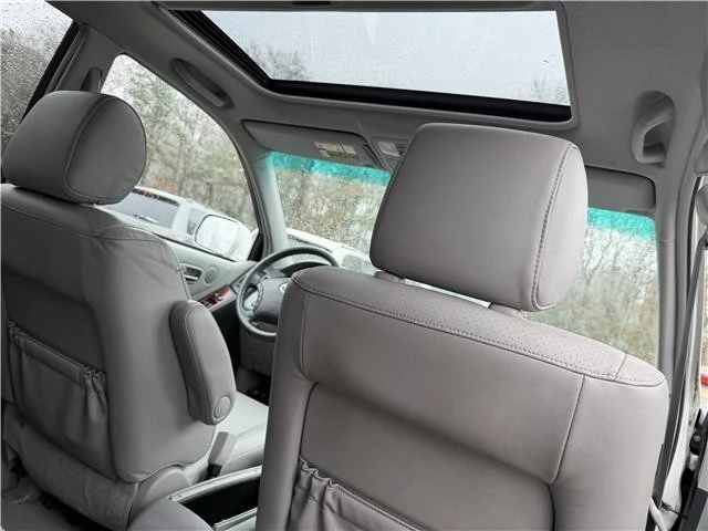 2005 Toyota Highlander - Image 11 of 21