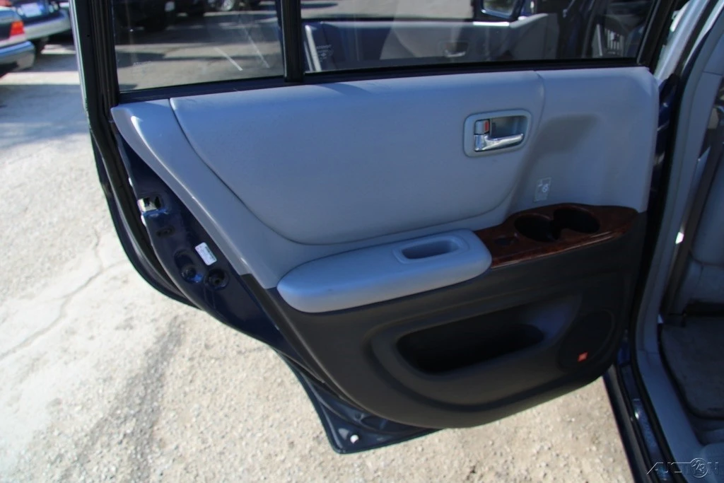 2005 Toyota Highlander - Image 20 of 21
