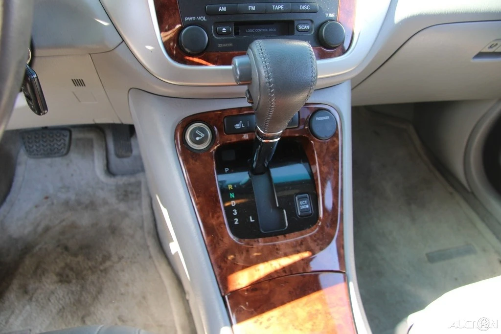 2005 Toyota Highlander - Image 19 of 21