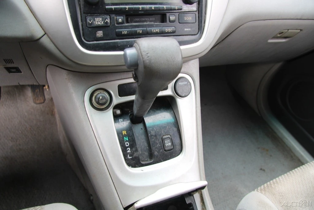 2005 Toyota Highlander - Image 14 of 21