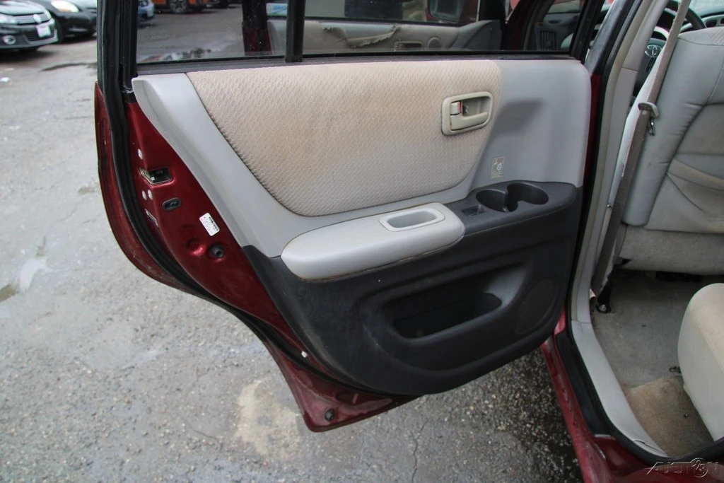 2005 Toyota Highlander - Image 15 of 21