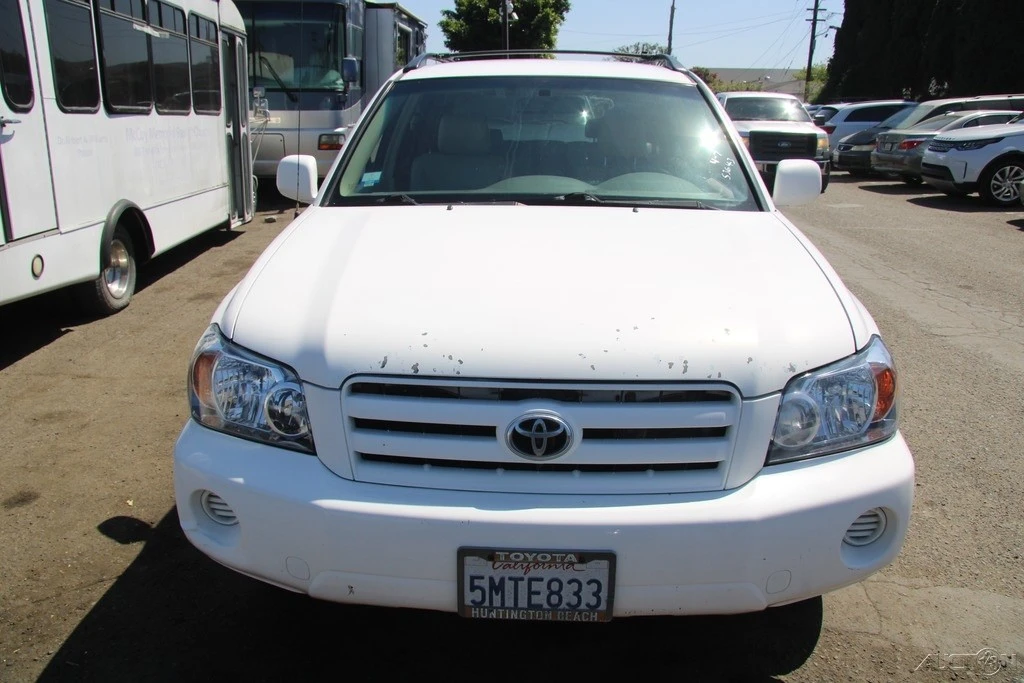 2005 Toyota Highlander - Image 12 of 21