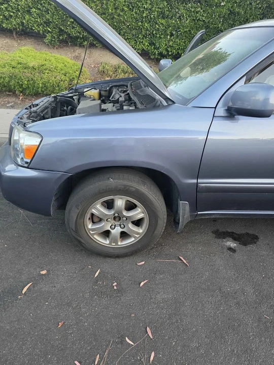 2005 Toyota Highlander - Image 4 of 11