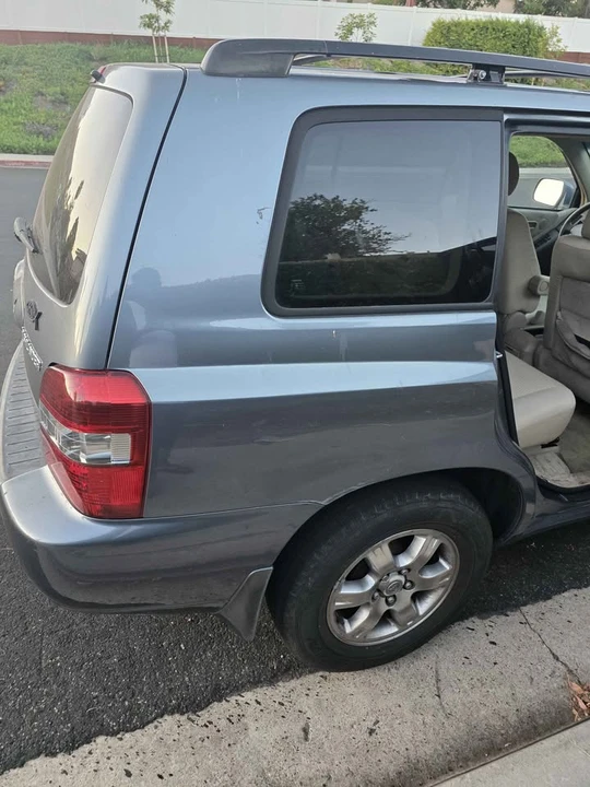 2005 Toyota Highlander - Image 2 of 11