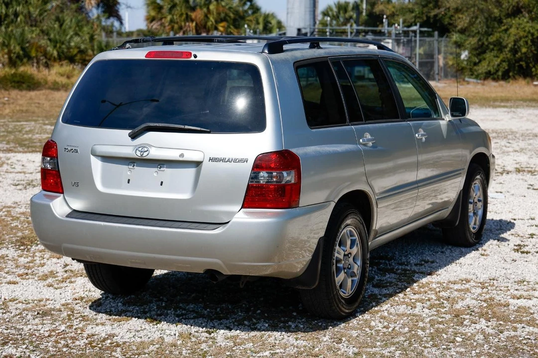 2005 Toyota Highlander - Image 11 of 12