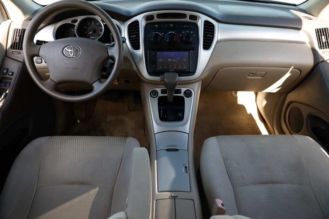 2005 Toyota Highlander - Image 2 of 12