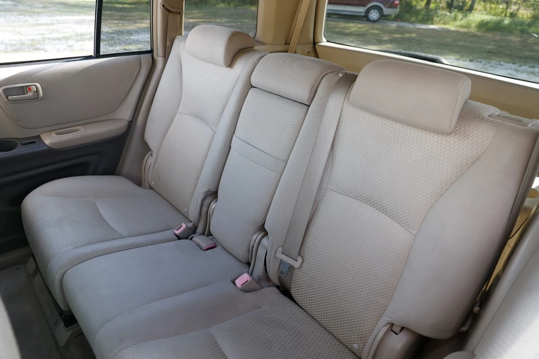 2005 Toyota Highlander - Image 8 of 12