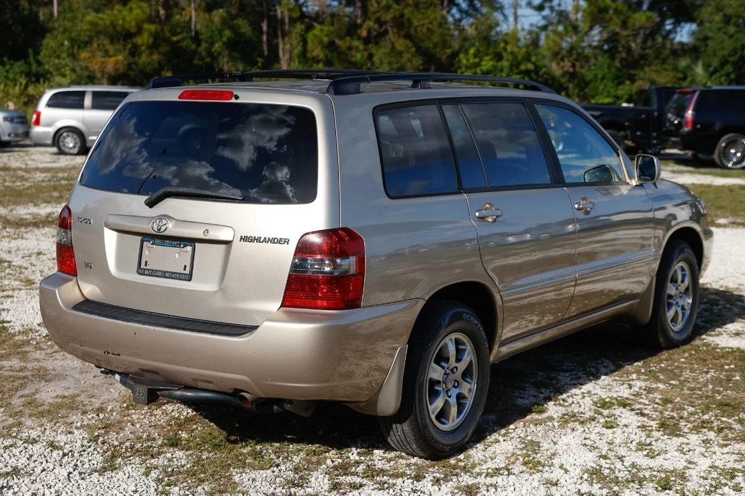 2005 Toyota Highlander - Image 11 of 12