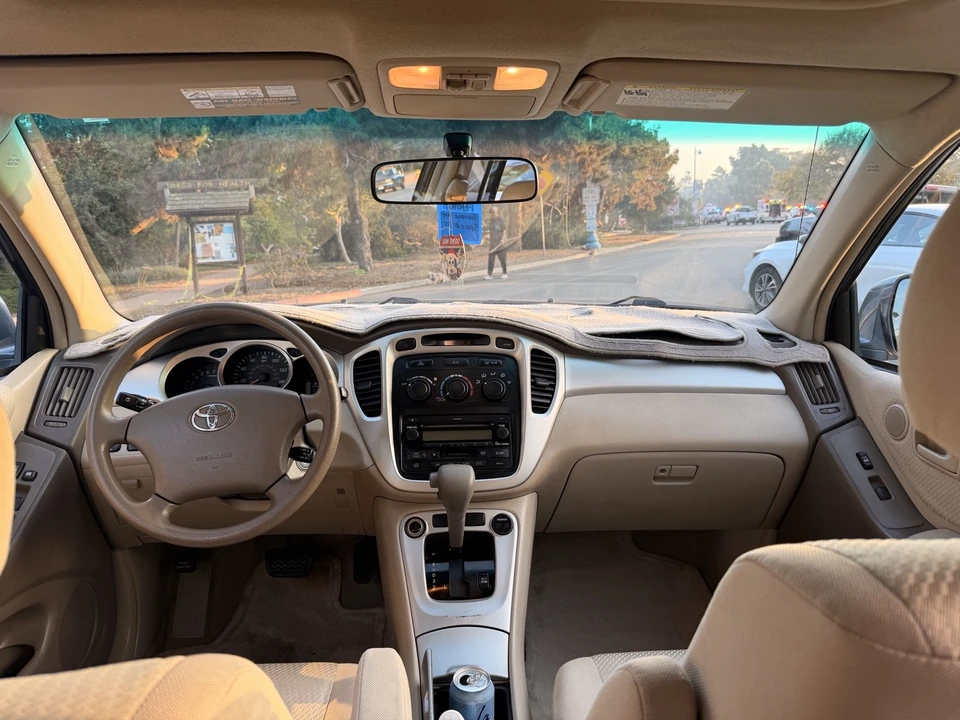 2005 Toyota Highlander - Image 15 of 20