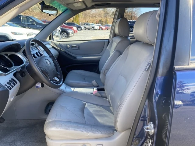 2005 Toyota Highlander - Image 17 of 21