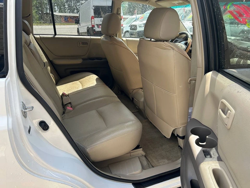2005 Toyota Highlander - Image 10 of 25