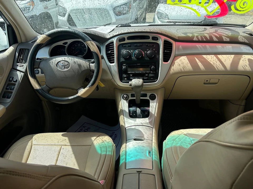 2005 Toyota Highlander - Image 15 of 25