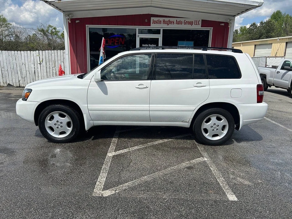 2005 Toyota Highlander - Image 2 of 25
