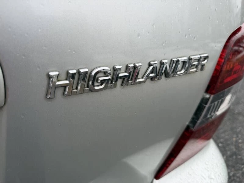 2005 Toyota Highlander - Image 17 of 21