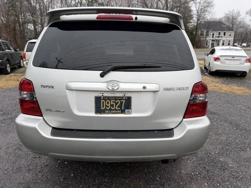 2005 Toyota Highlander - Image 10 of 21