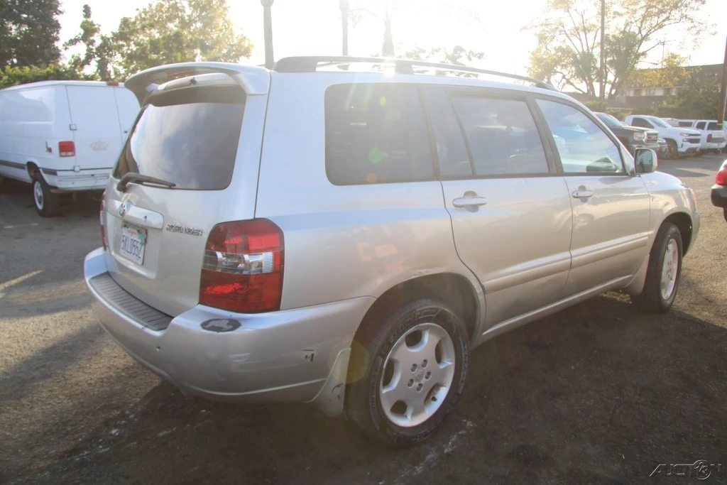 2005 Toyota Highlander - Image 6 of 21