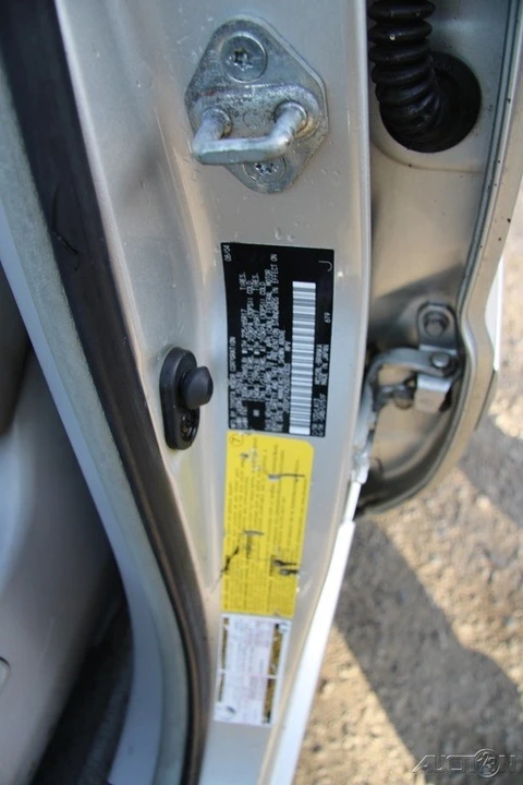 2005 Toyota Highlander - Image 9 of 21