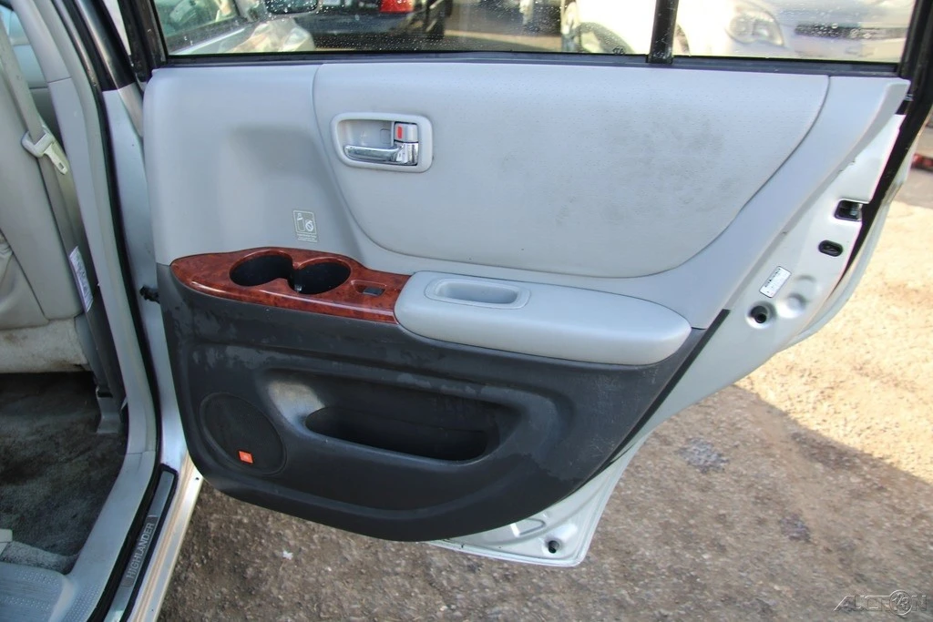 2005 Toyota Highlander - Image 20 of 21
