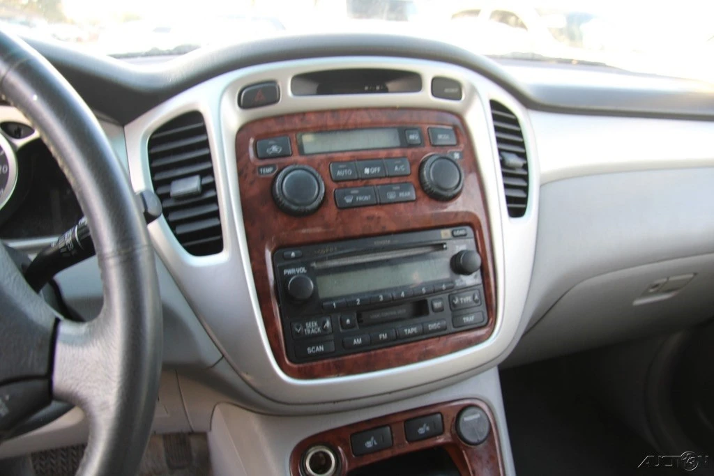 2005 Toyota Highlander - Image 14 of 21