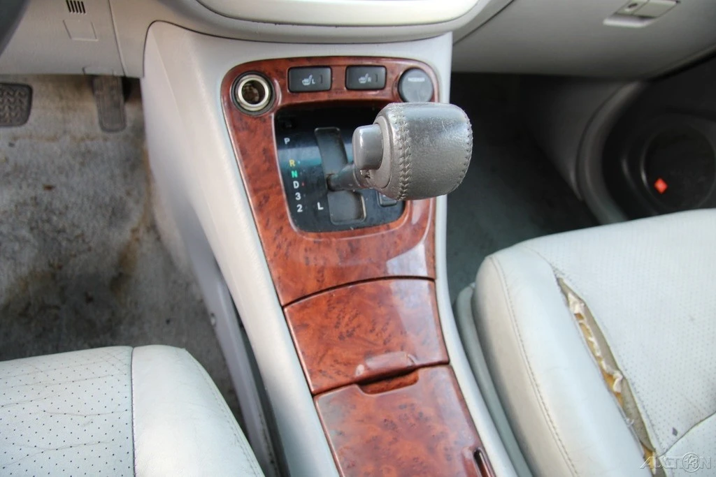 2005 Toyota Highlander - Image 15 of 21
