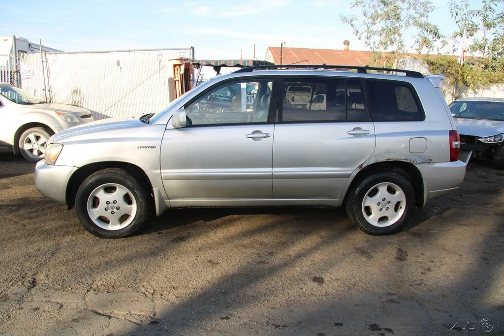 2005 Toyota Highlander - Image 3 of 21