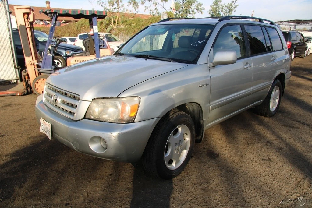 2005 Toyota Highlander - Image 2 of 21