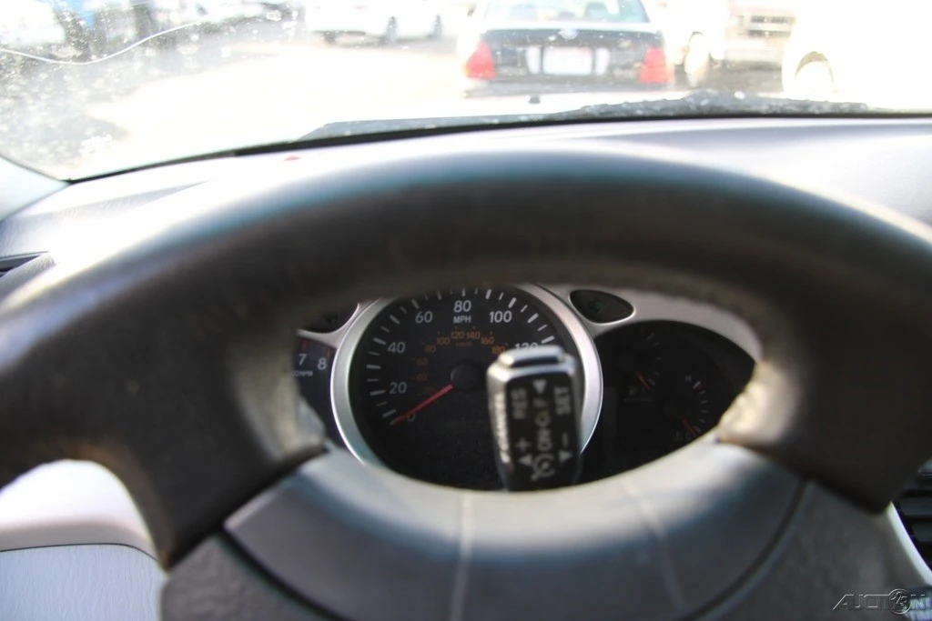 2005 Toyota Highlander - Image 13 of 21