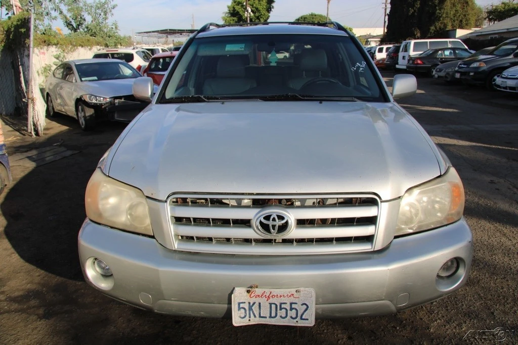 2005 Toyota Highlander - Image 8 of 21