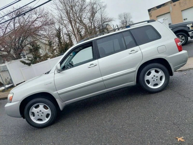 2005 Toyota Highlander - Image 9 of 12
