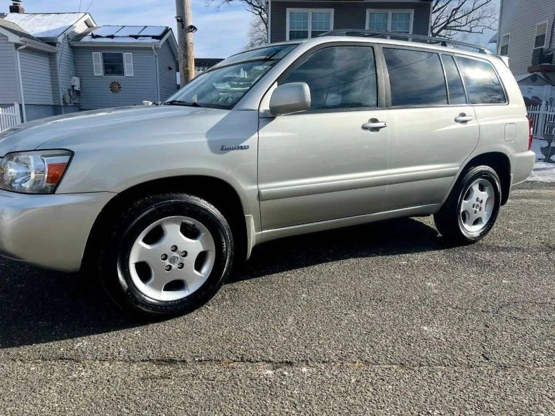 2005 Toyota Highlander - Image 2 of 11