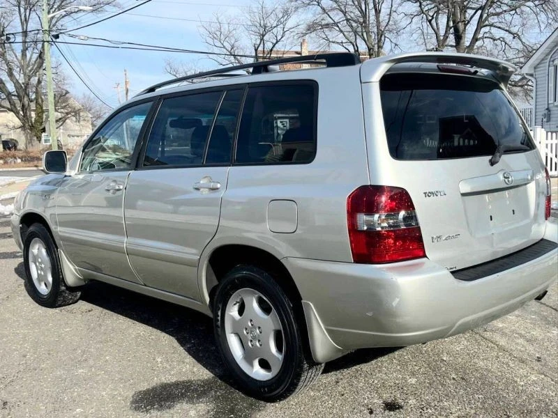 2005 Toyota Highlander - Image 8 of 11